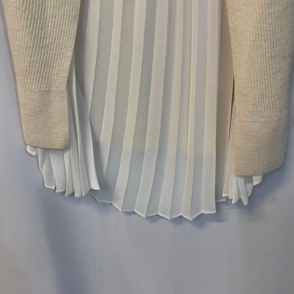W by Worth Cream White Long Sleeve White Sweater Pleated Back 100% Wool XS - Picture 5 of 6